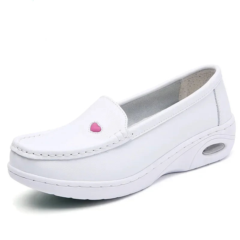 2025 New Women Flat Leather Shoes Casual White Wedge with Soft Bottom Love Heart Comfortable Mom Nurse Work Shoes Zapatillas