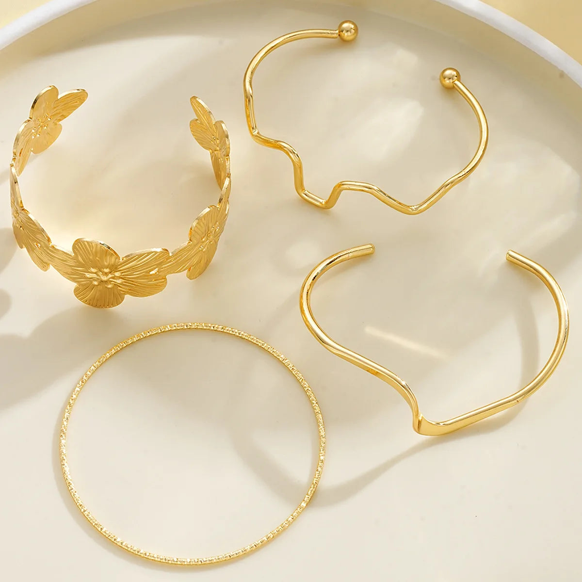 4pcs European & American Fashion Elegant Floral Line Bangles - Creative Gold Eco-Friendly Iron Minimalist Bracelets for Women