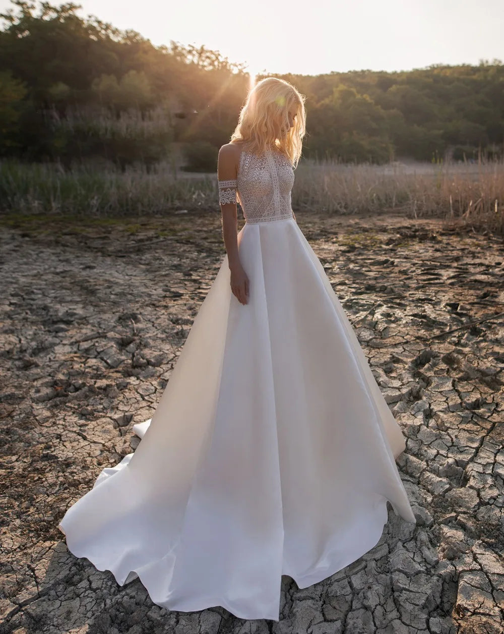 DREAM Customized Satin Bohemian Wedding Dress For Brides 2025 Off The Shoulder Lace Halter Bridal Gown With Detachable Sleeves