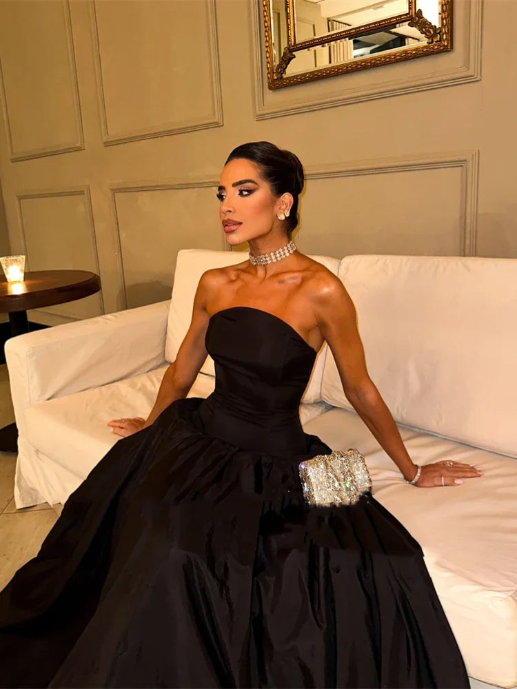Elegant Strapless Black Evening Gown Made Of Taffeta Sexy And Minimalist Ballroom Party Gown Formal Gown Customization