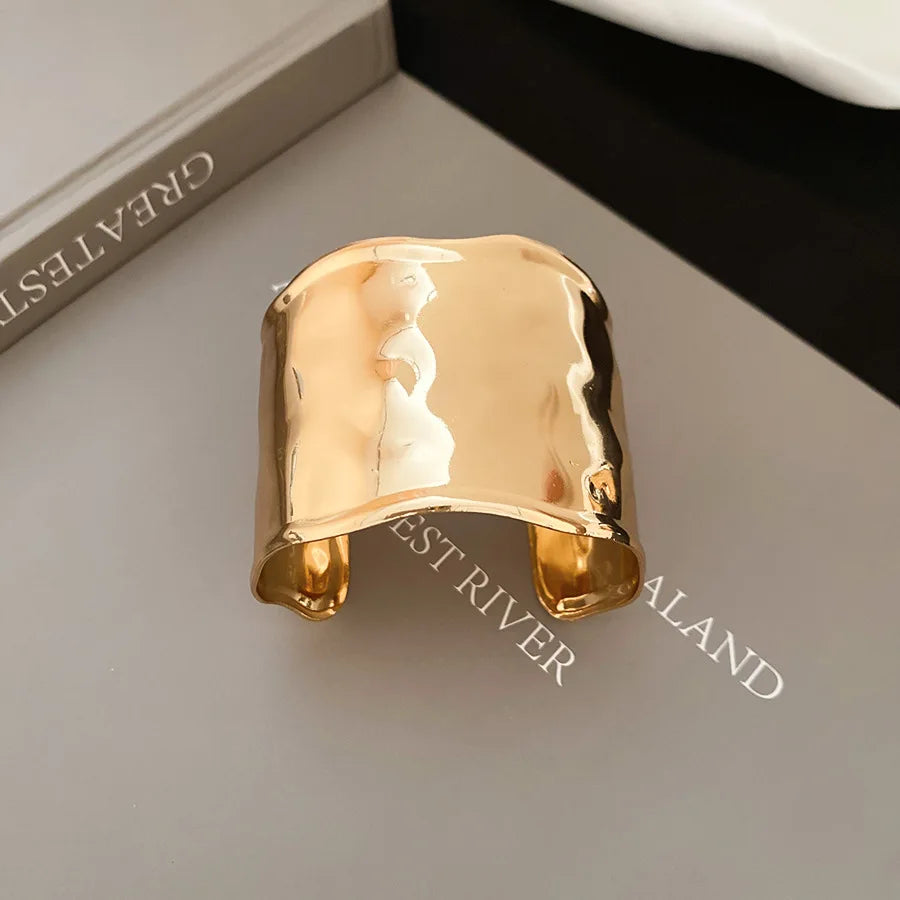 European and American Metal Pleated Bangles for Women Arm Ring Fashion Temperament Bracelet Design Sense Hand Jewelry Gift