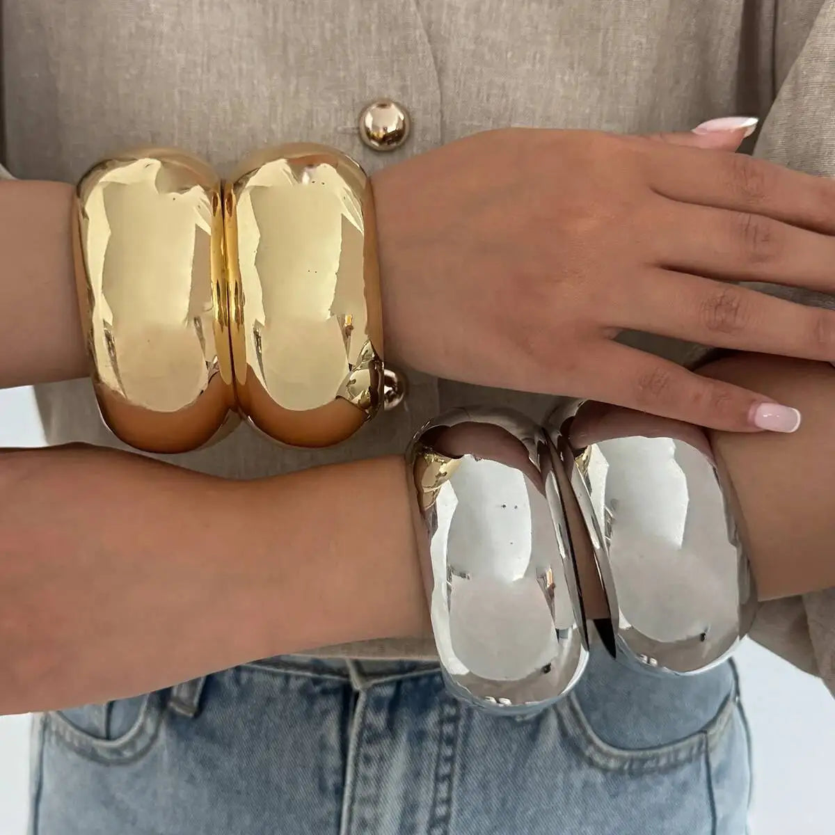 KunJoe Punk Smooth Metal Big Round Chunky Bangles for Women Exaggerated Geometry Glossy Wide Bracelet Party Wedding Hand Jewelry