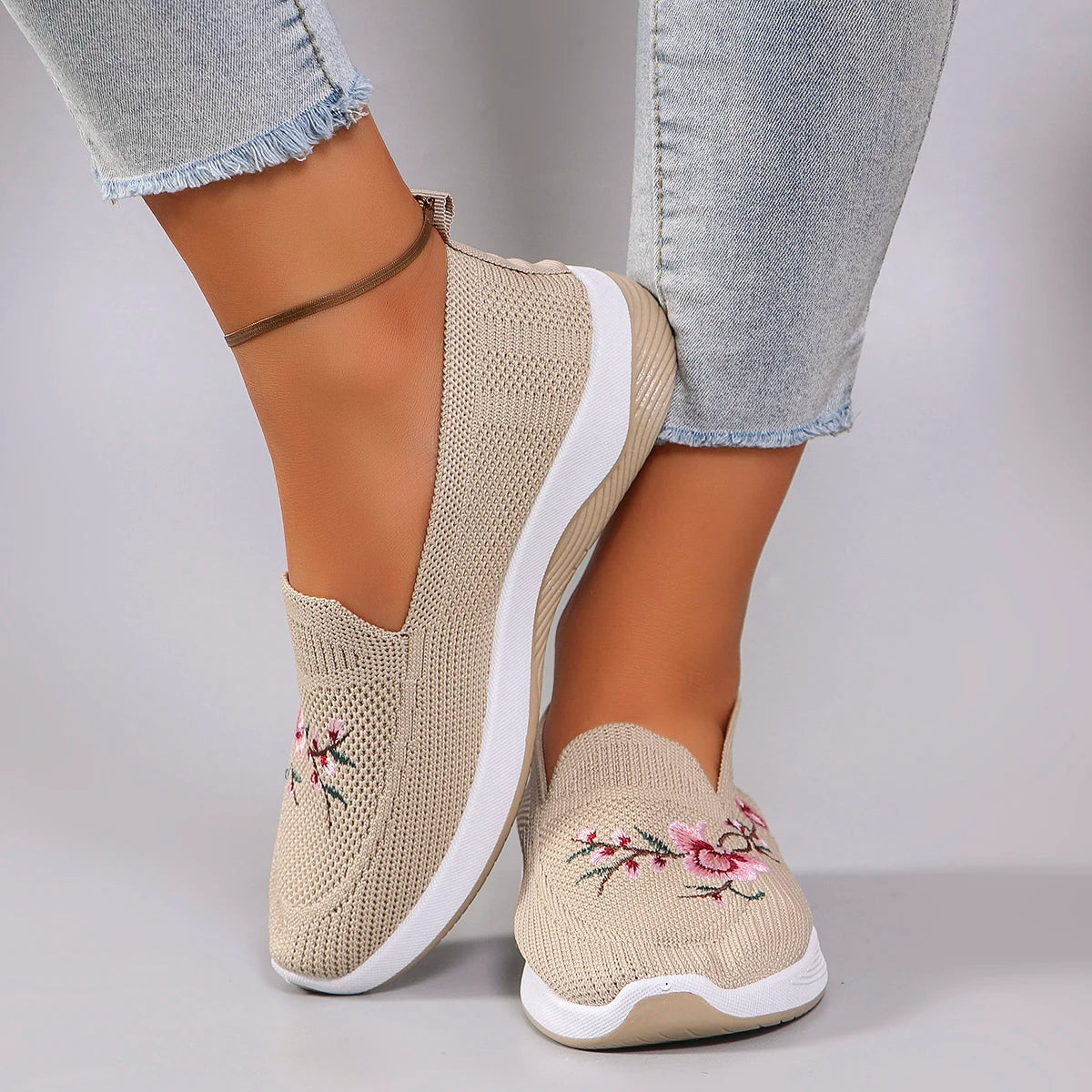 Spring and Autumn New Women's Sports Shoes Fashionable Breathable Lightweight Non-Slip Wear-Resistant Casual Sports Shoes Flat Shoes Loafers
