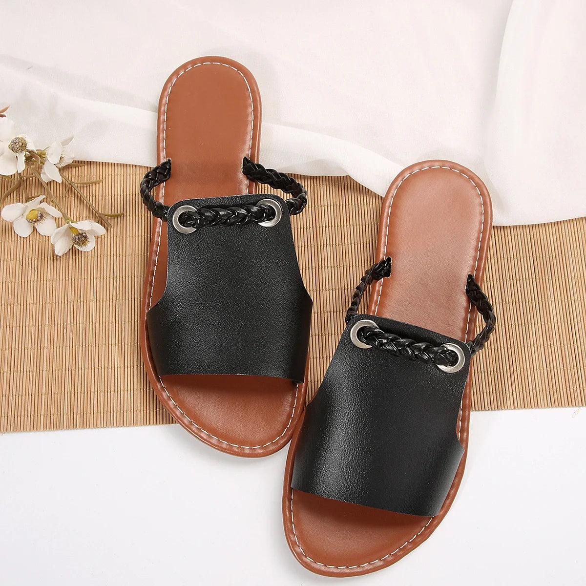 Sandals Women Flats Casual Slippers Summer Shoes 2025 New Fashion Dress Flip Flops Beach Bohemian Shoes Femme Home Slides