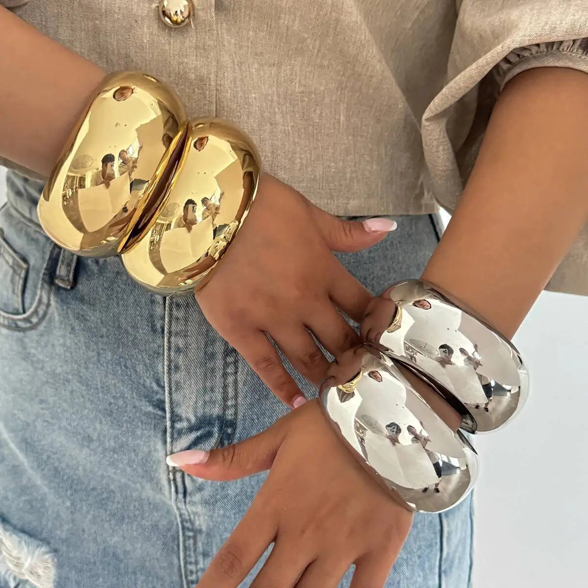KunJoe Punk Smooth Metal Big Round Chunky Bangles for Women Exaggerated Geometry Glossy Wide Bracelet Party Wedding Hand Jewelry