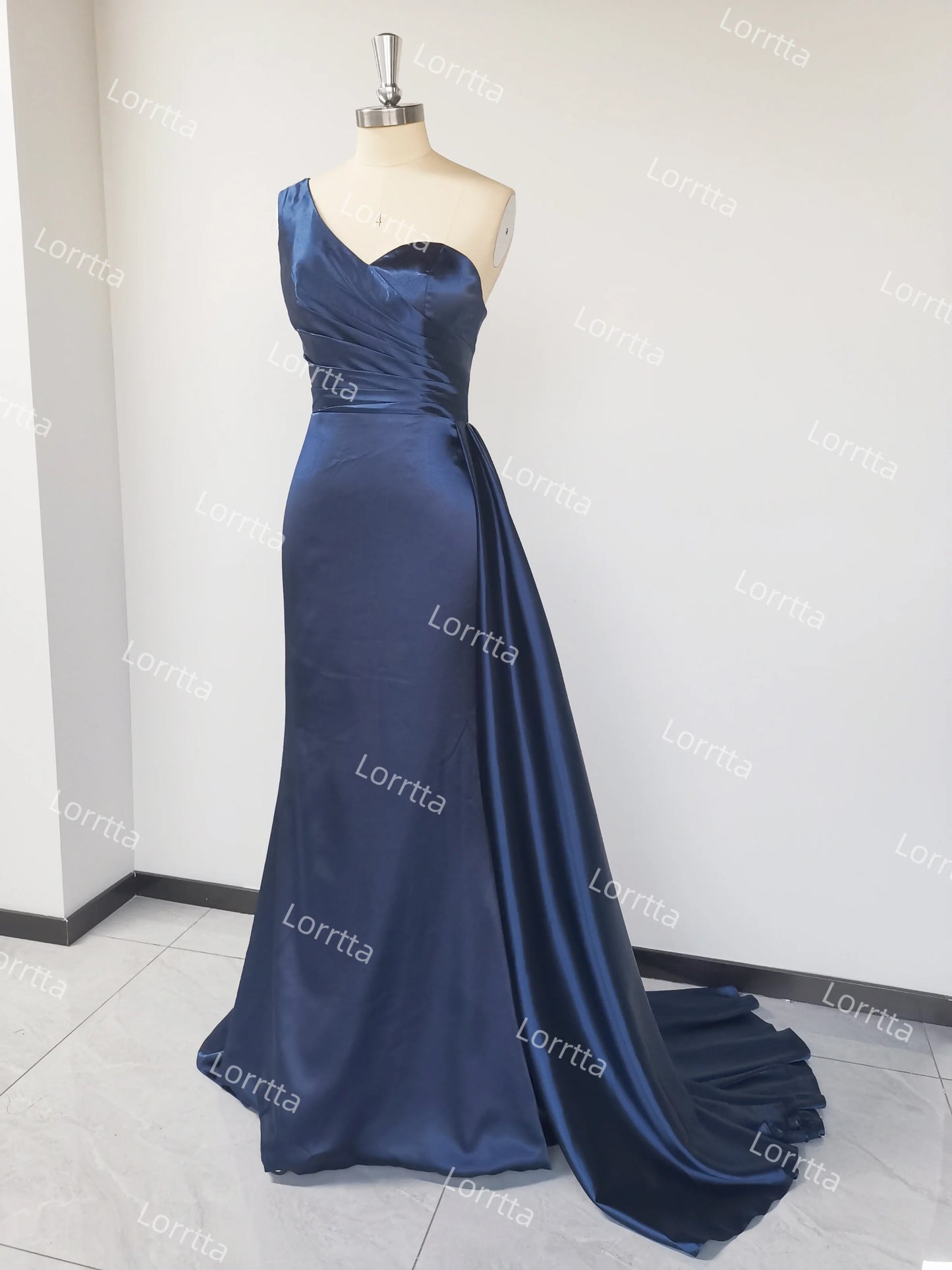 Satin One-Shoulder Bridesmaid Dresses Pleats Backless Sweep Train Formal Dress Elegant Sleeveless Bodycon Wedding Evening Gowns