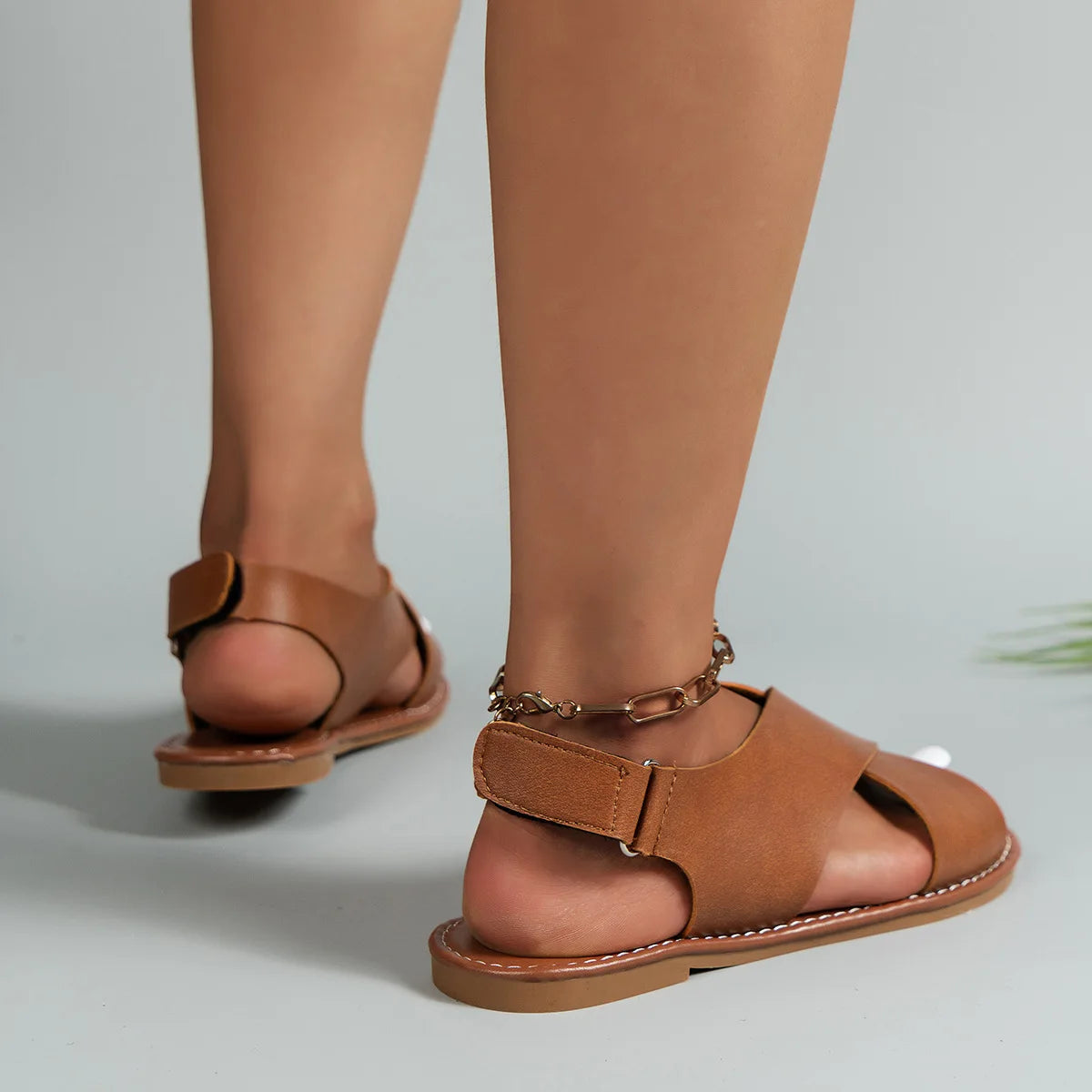 Women's Flat Sandals Lightweight Pu Leather Casual Sandals Summer Peep Toe Beach Sandals for Women Roman Sandal Sandalias Mujer