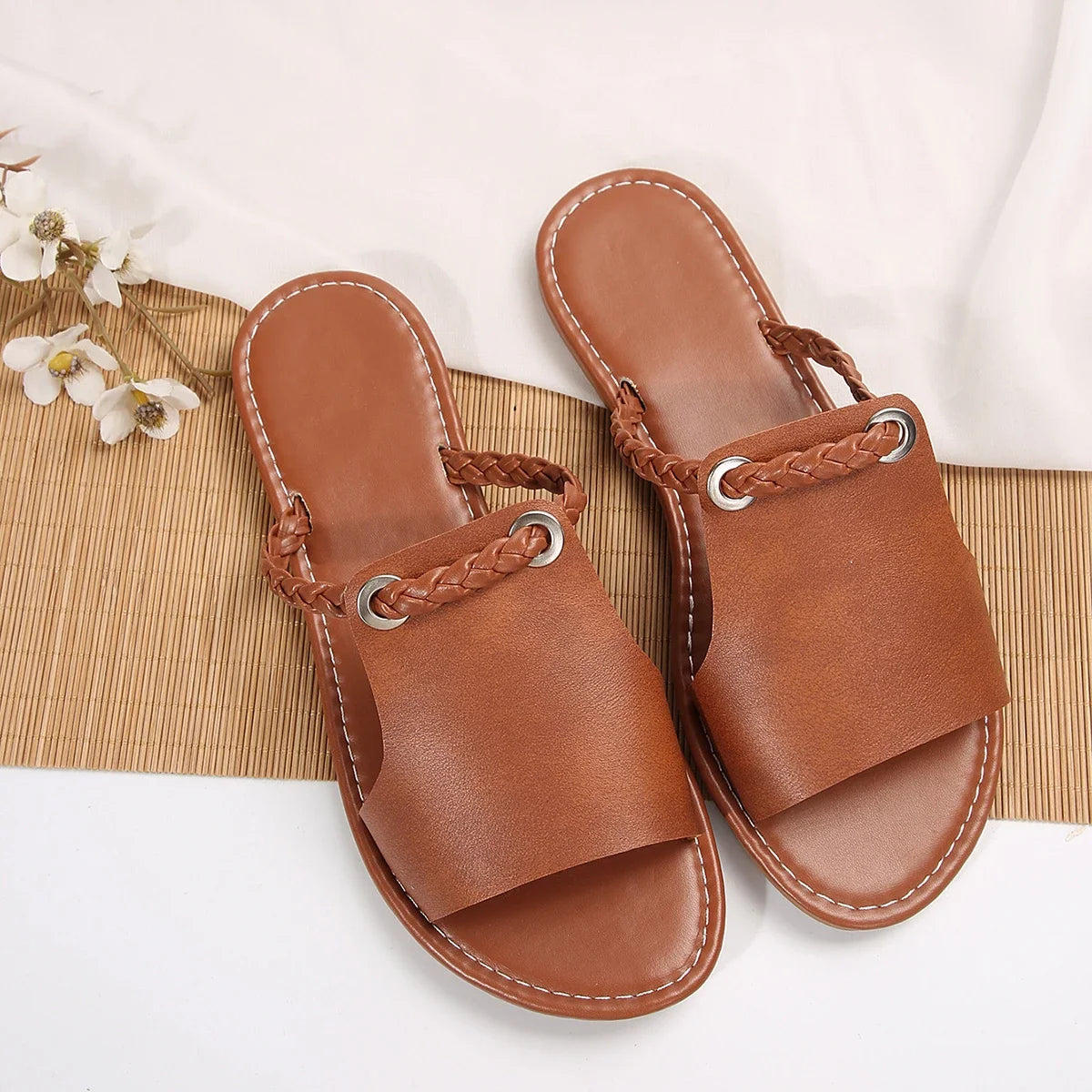 Sandals Women Flats Casual Slippers Summer Shoes 2025 New Fashion Dress Flip Flops Beach Bohemian Shoes Femme Home Slides