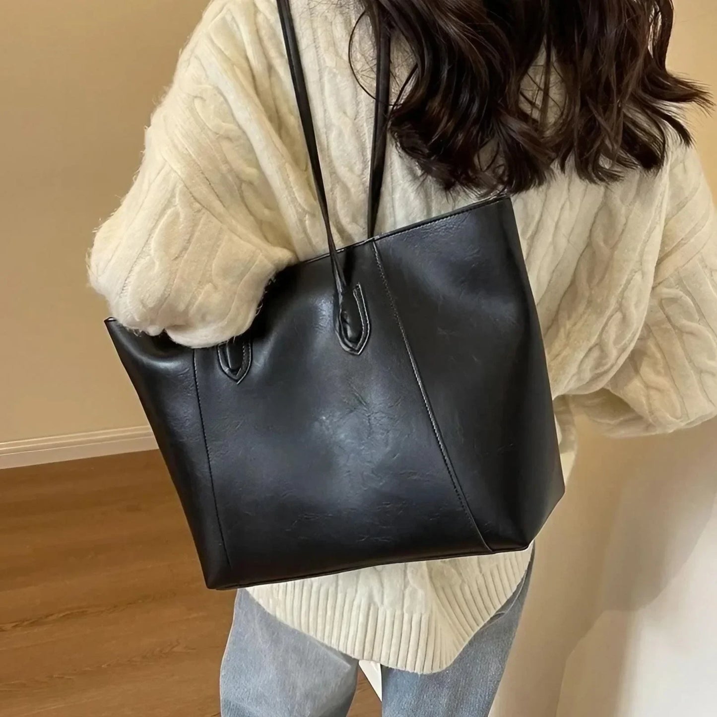 Large Tote Bag for Women Big Capacity Casual Commuting Bag Versatile Shoulder Bag Travel Shopping Use Retro Fashion Handbag