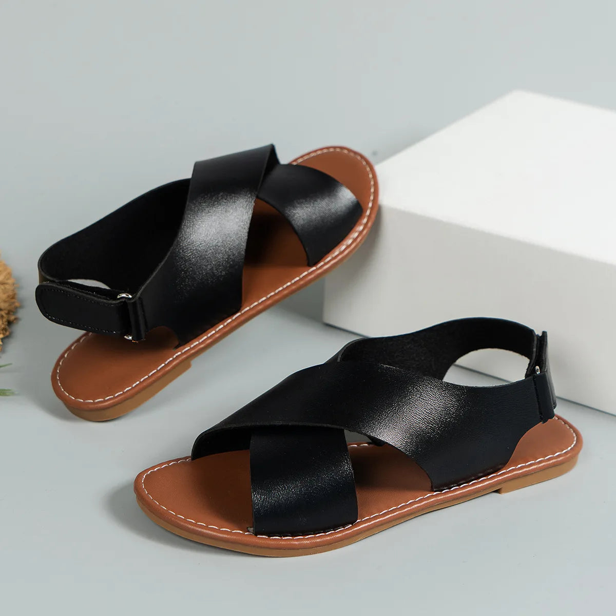 Women's Flat Sandals Lightweight Pu Leather Casual Sandals Summer Peep Toe Beach Sandals for Women Roman Sandal Sandalias Mujer