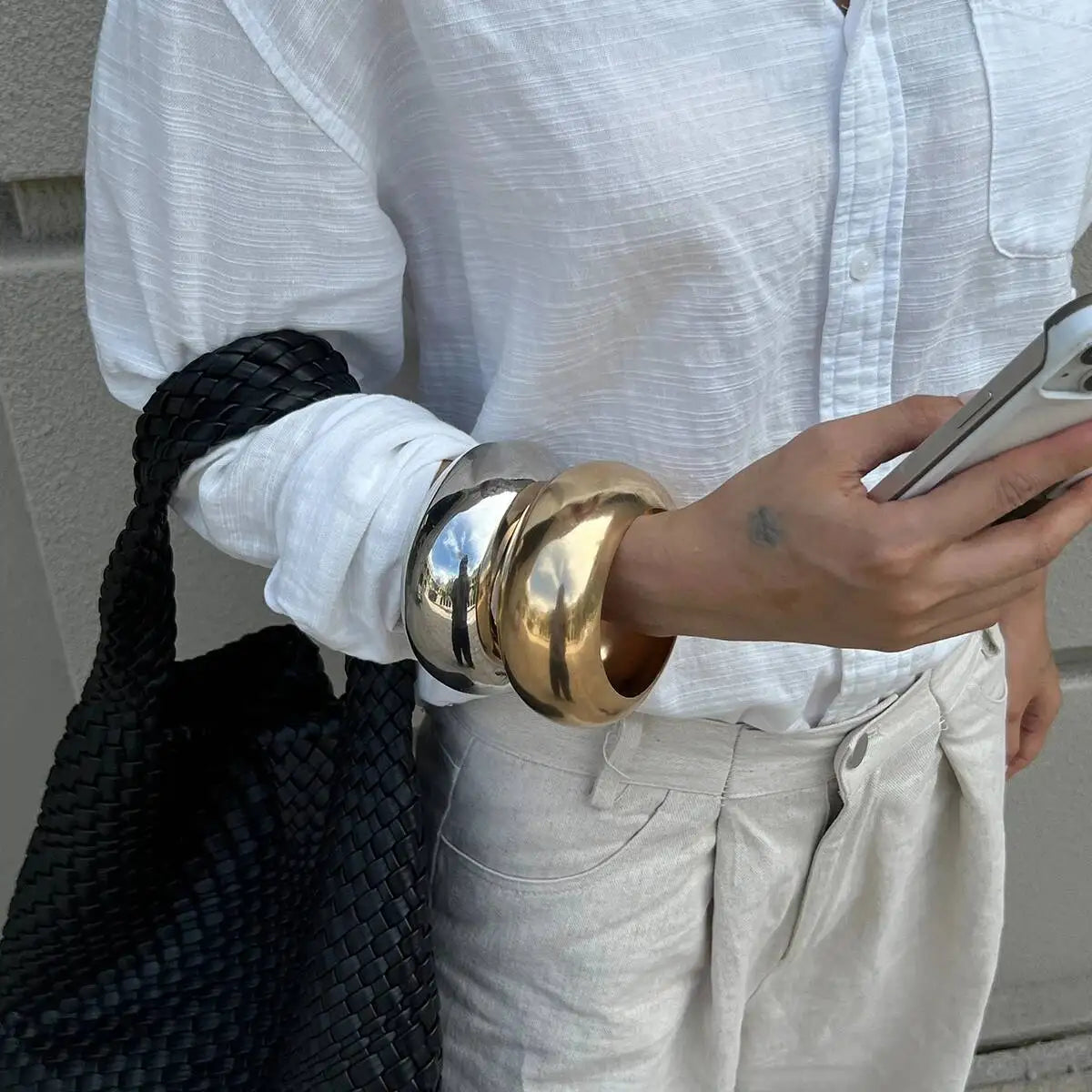 SHIXIN Oversized Geometric Round Wide Big Bangle Bracelet for Women Exaggerated Glossy Metal Chunky Bangles Party Daily Jewelry