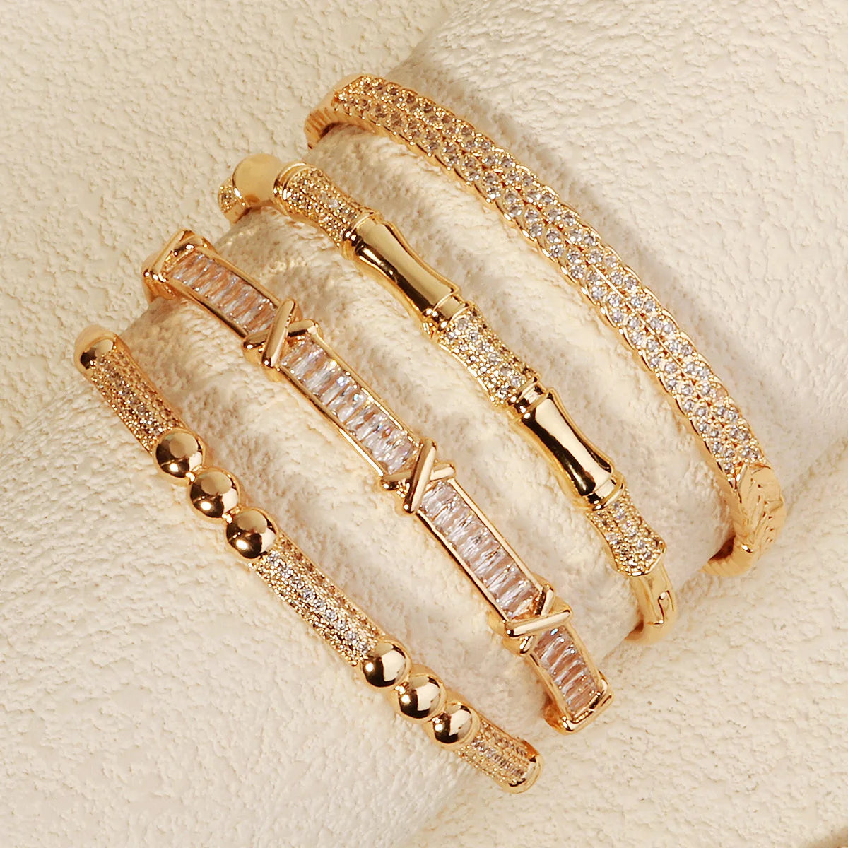 Newest Fashion Copper and Zirconia Bangle for Women Unique Design Sense Bangles Daily Jewelry Accesssories As a Gift