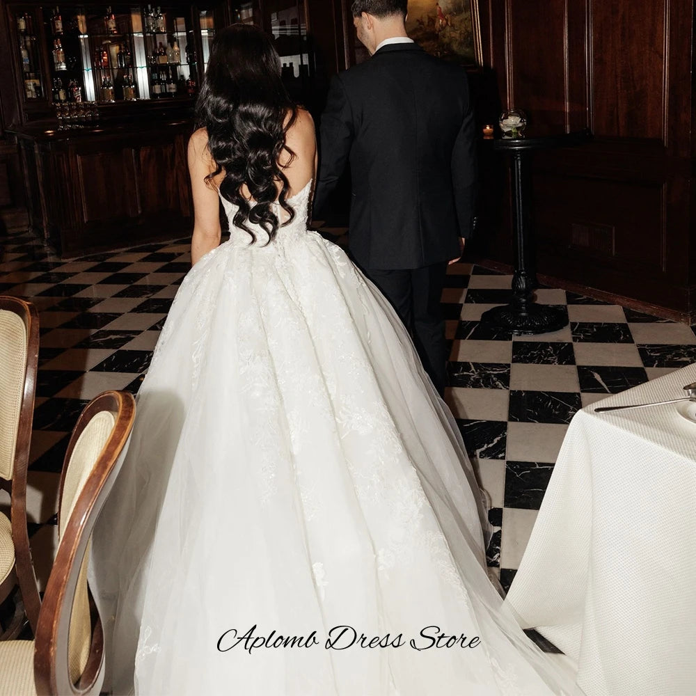 Elegant Customized Sequined Wedding Dress Classic Sleeveless Strapless Bridal Gowns Charming A-Line Organza Vestido De Novia