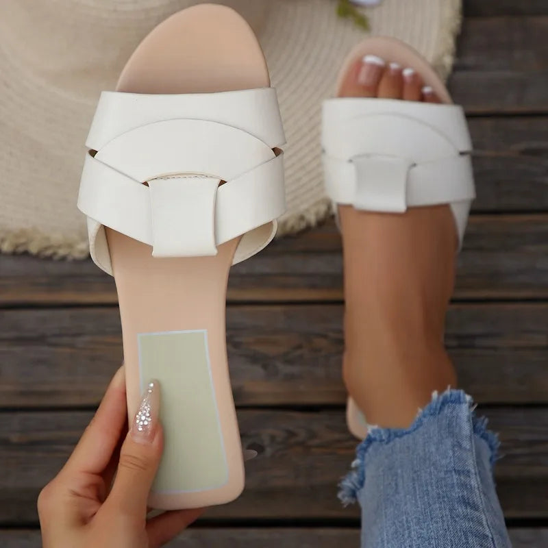 Women's Slippers 2025 New Summer Fashion Slippers Designer Flat Slippers for Women Outdoor Casual Beach Shoes Sandalias De Mujer