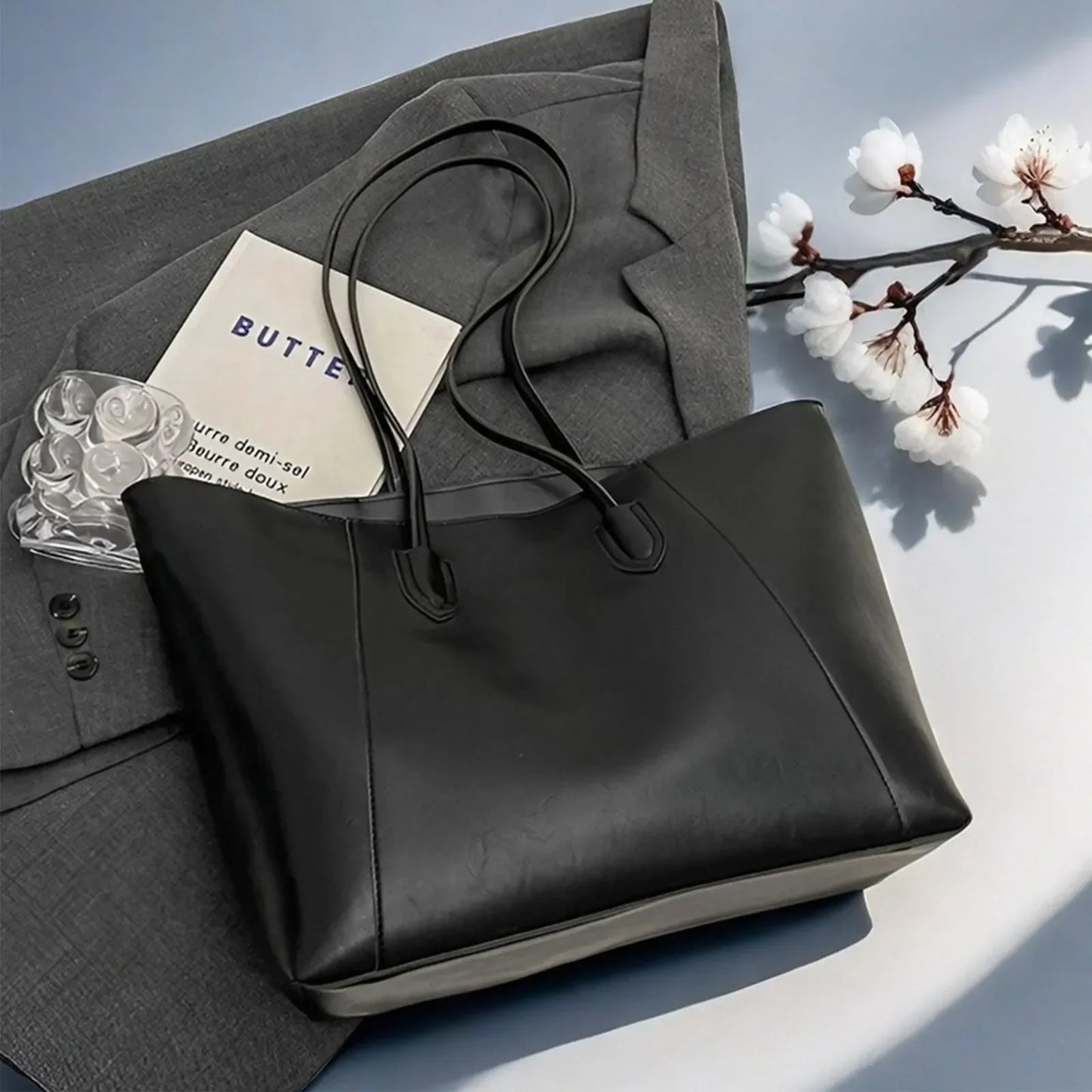 Large Tote Bag for Women Big Capacity Casual Commuting Bag Versatile Shoulder Bag Travel Shopping Use Retro Fashion Handbag