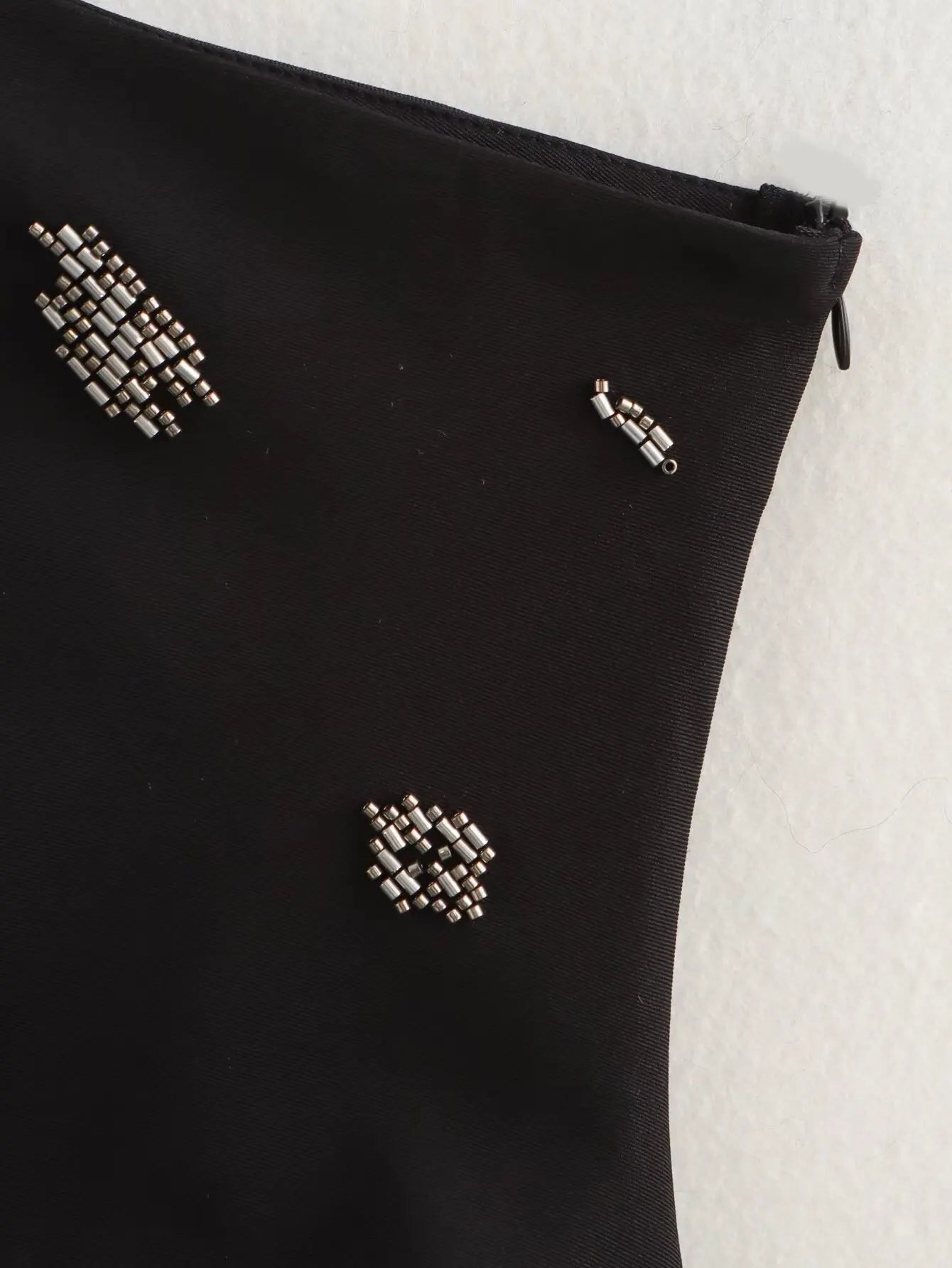 2025 New Women Sexy Single Shoulder Pearl Beading Asymmetrical Blouse T-shirt Summer Women Side Zipper Slim Shirts Chic Tops