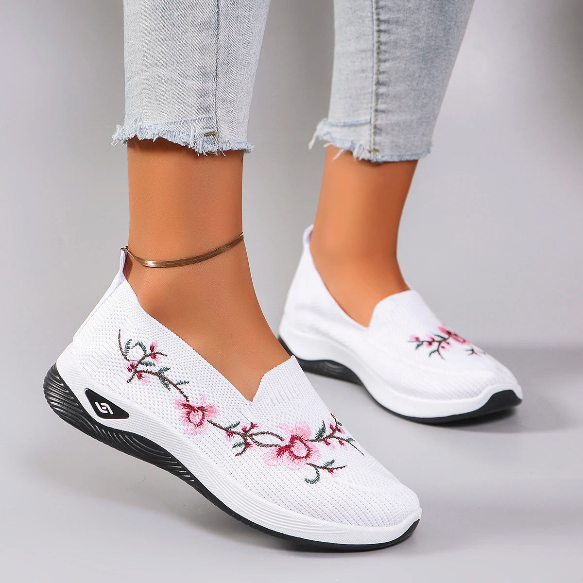 Spring and Autumn New Women's Sports Shoes Fashionable Breathable Lightweight Non-Slip Wear-Resistant Casual Sports Shoes Flat Shoes Loafers