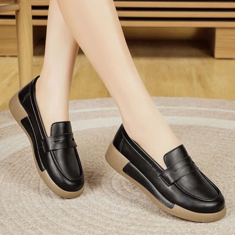Casual Women's Shoes for All Seasons, New Spring and Autumn Wedge Heels, Thick-Soled Mom Shoes, Soft-Soled Lightweight Versatile Women's Flats, Small Leather Shoes