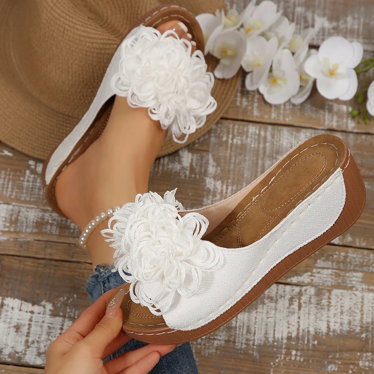 2025 New Women Platform Slippers Slip on Fashion Woman Shoes Summer Sandals Comfortable Flower Wedges Slippers Slides Women