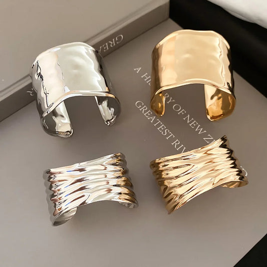 European and American Metal Pleated Bangles for Women Arm Ring Fashion Temperament Bracelet Design Sense Hand Jewelry Gift