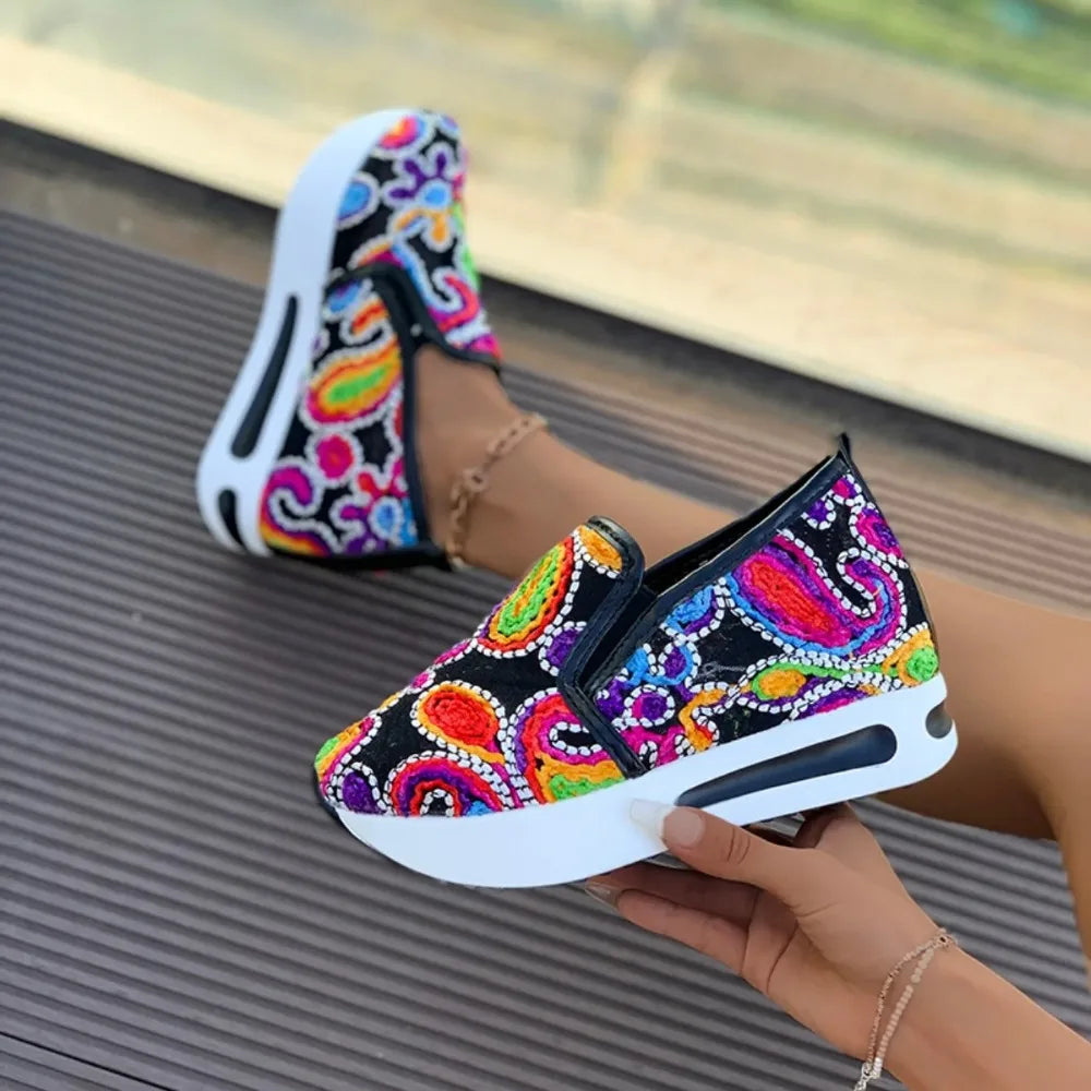 Women's Wedge Shoes New Spring Autumn Fashion Round Toe Floral Pattern Embroidery Mesh Platform Sneakers Increase Height Shoes