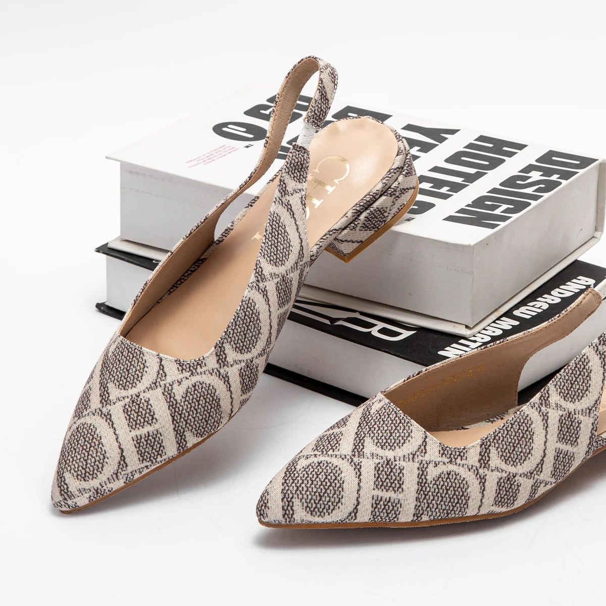 Classic Style Fashion Women's Heeled Single Shoes Wear Comfortable Letter Print Design Retro Versatile