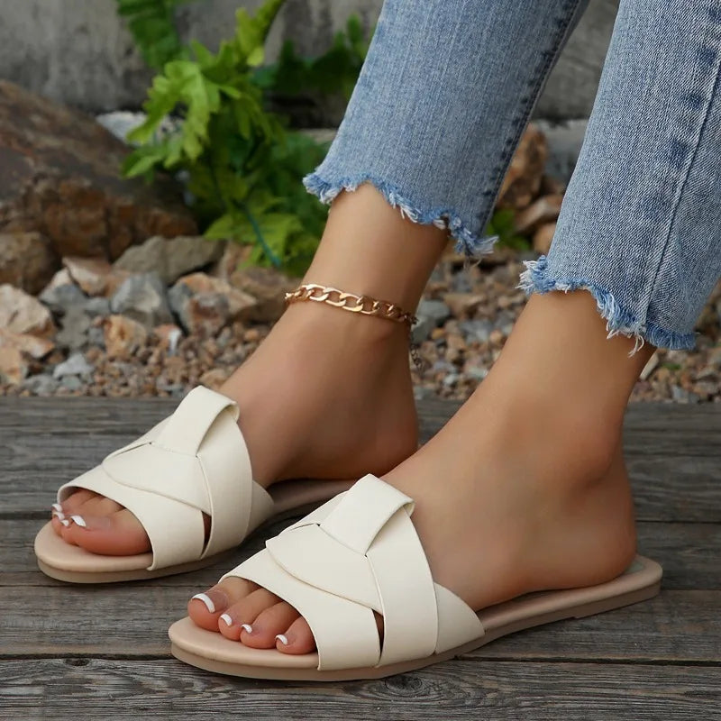 Women's Slippers 2025 New Summer Fashion Slippers Designer Flat Slippers for Women Outdoor Casual Beach Shoes Sandalias De Mujer