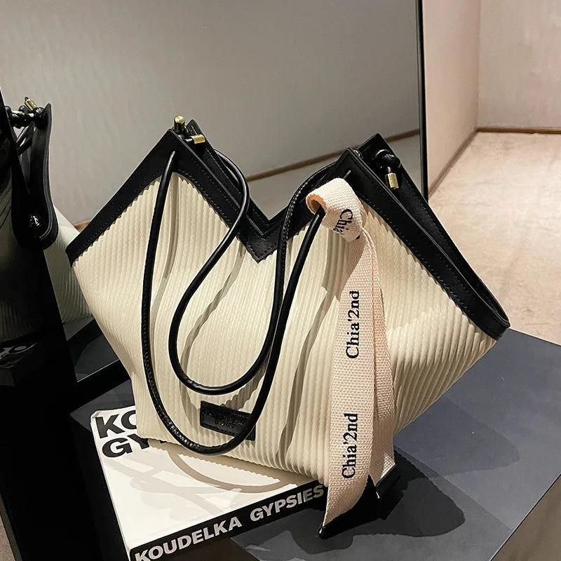 PU Women's Bags Fashion Ladies Designer Luxury Women Shoulder Handbag Large Capacity Heart-shaped Tote Bag Bolsos De Mujer 2025