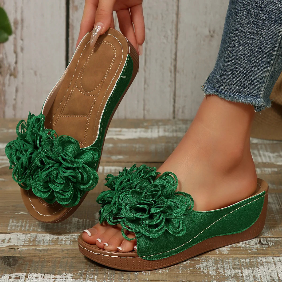 2025 New Women Platform Slippers Slip on Fashion Woman Shoes Summer Sandals Comfortable Flower Wedges Slippers Slides Women