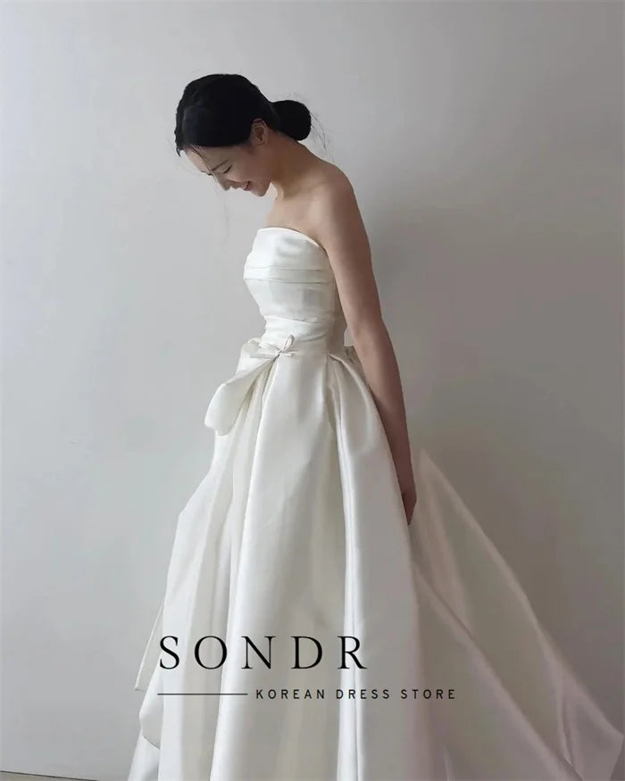 Sondr Simple A-Line Korea Wedding Dresses Photo Shoot Strapless Satin Sleeveless Floor Length Bridal Gowns Customized Corset