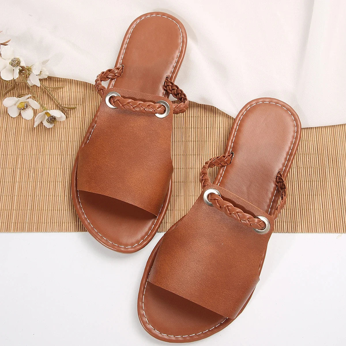 Sandals Women Flats Casual Slippers Summer Shoes 2025 New Fashion Dress Flip Flops Beach Bohemian Shoes Femme Home Slides