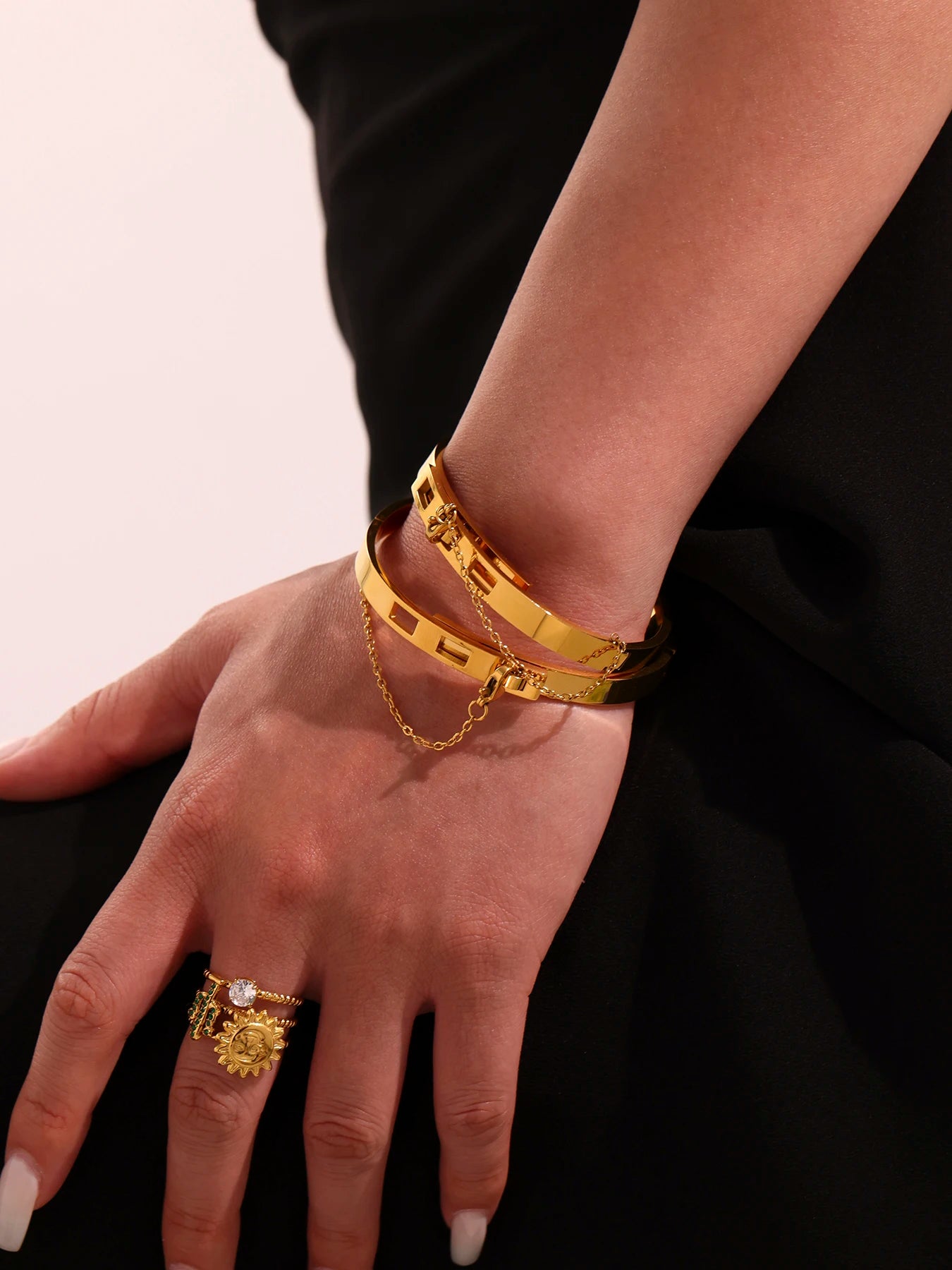 Women's Bangles Bracelets Stainless Steel Gold Plated Bracelet For Women Designer Luxury Woman Jewelry Accessories Couple Gift