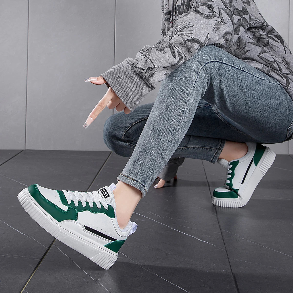 Men's Shoes Summer Breathable Trendy Versatile Casual White Sneakers Youth Non-Slip Sports Thick-Soled White Shoes