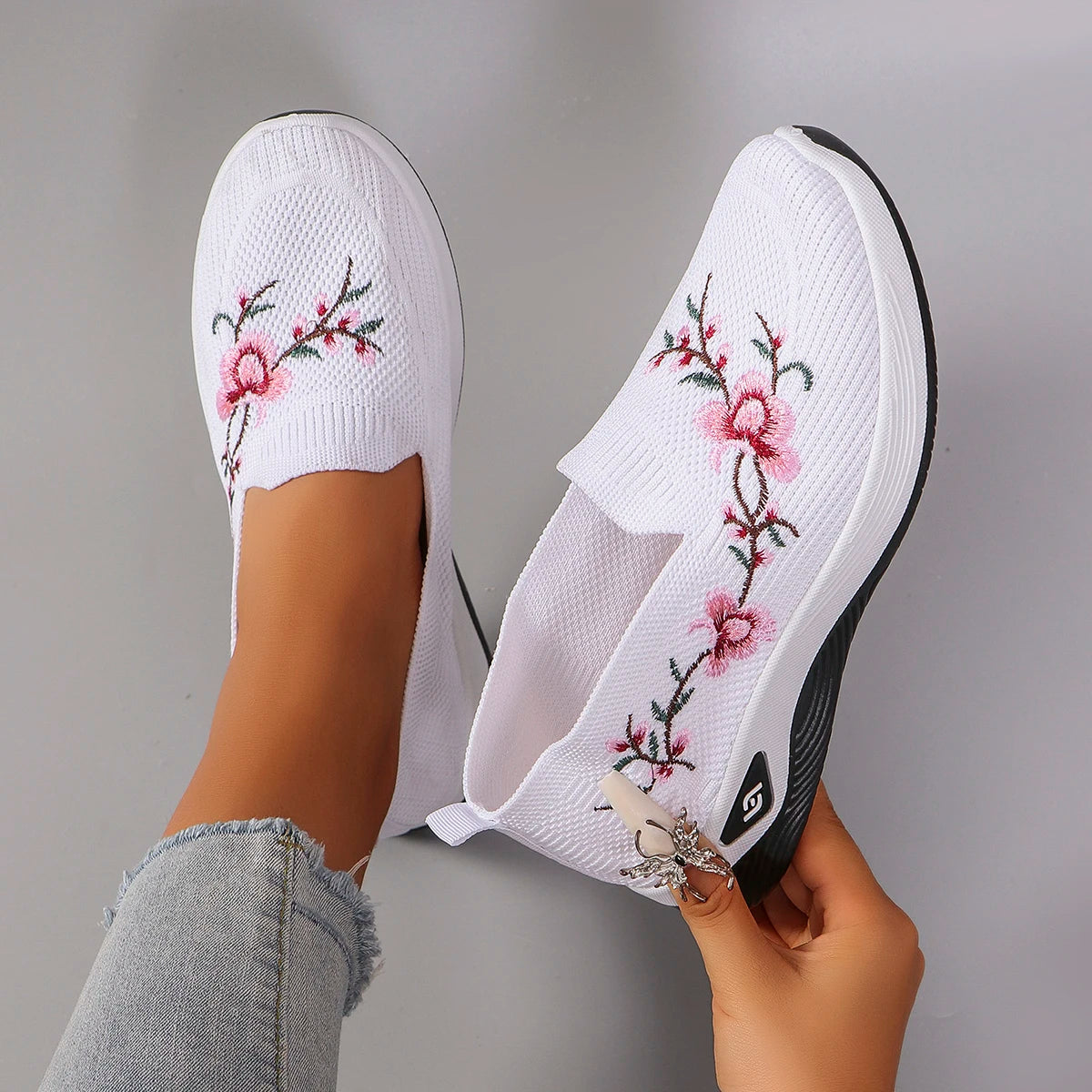 Spring and Autumn New Women's Sports Shoes Fashionable Breathable Lightweight Non-Slip Wear-Resistant Casual Sports Shoes Flat Shoes Loafers