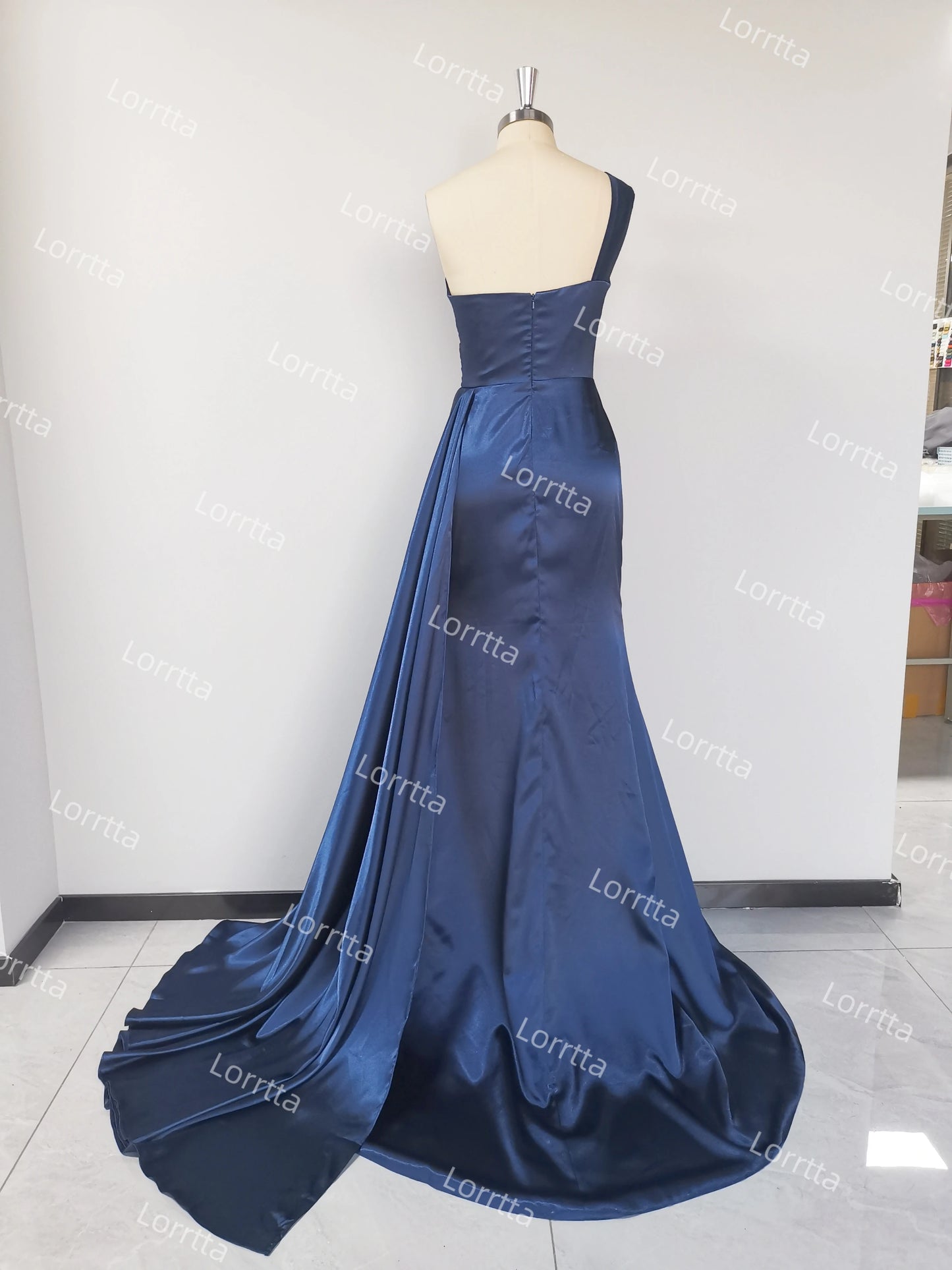 Satin One-Shoulder Bridesmaid Dresses Pleats Backless Sweep Train Formal Dress Elegant Sleeveless Bodycon Wedding Evening Gowns