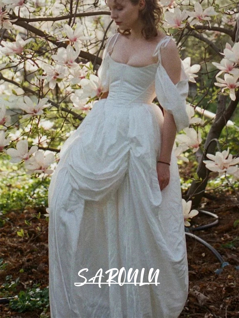 Modern Satin Wedding Dress Ballet Waistline Vintage Royal Style Custom Bridal Gown Spaghetti Straps Bride Dresses Off-shoulder