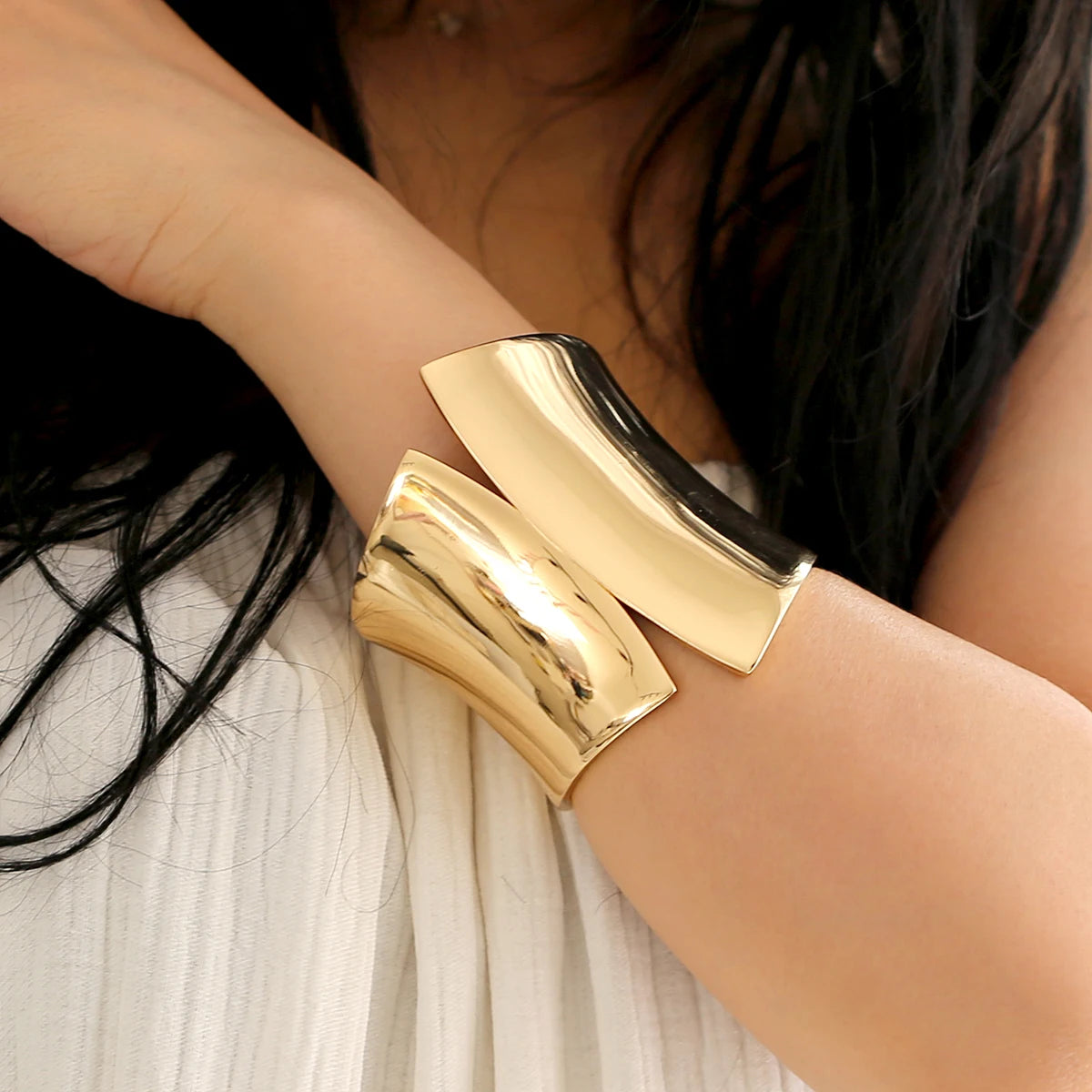GGQINISI Oversize Euramerican Asymmetric Chunky Statement Bangle Bracelet Jewelry for Women Polished High Quality Accessory