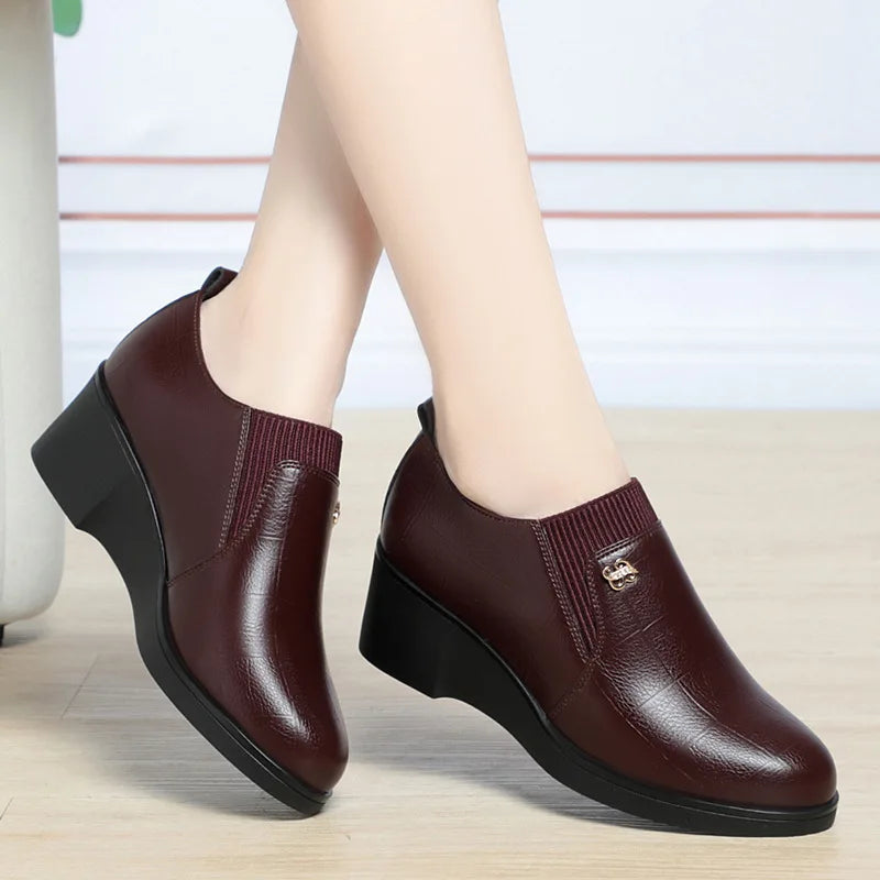 Wedge Heel Leather Shoes for Women 2025 New Soft Sole Design Versatile and Comfortable Solid Color Casual Pumps Women's Shoes