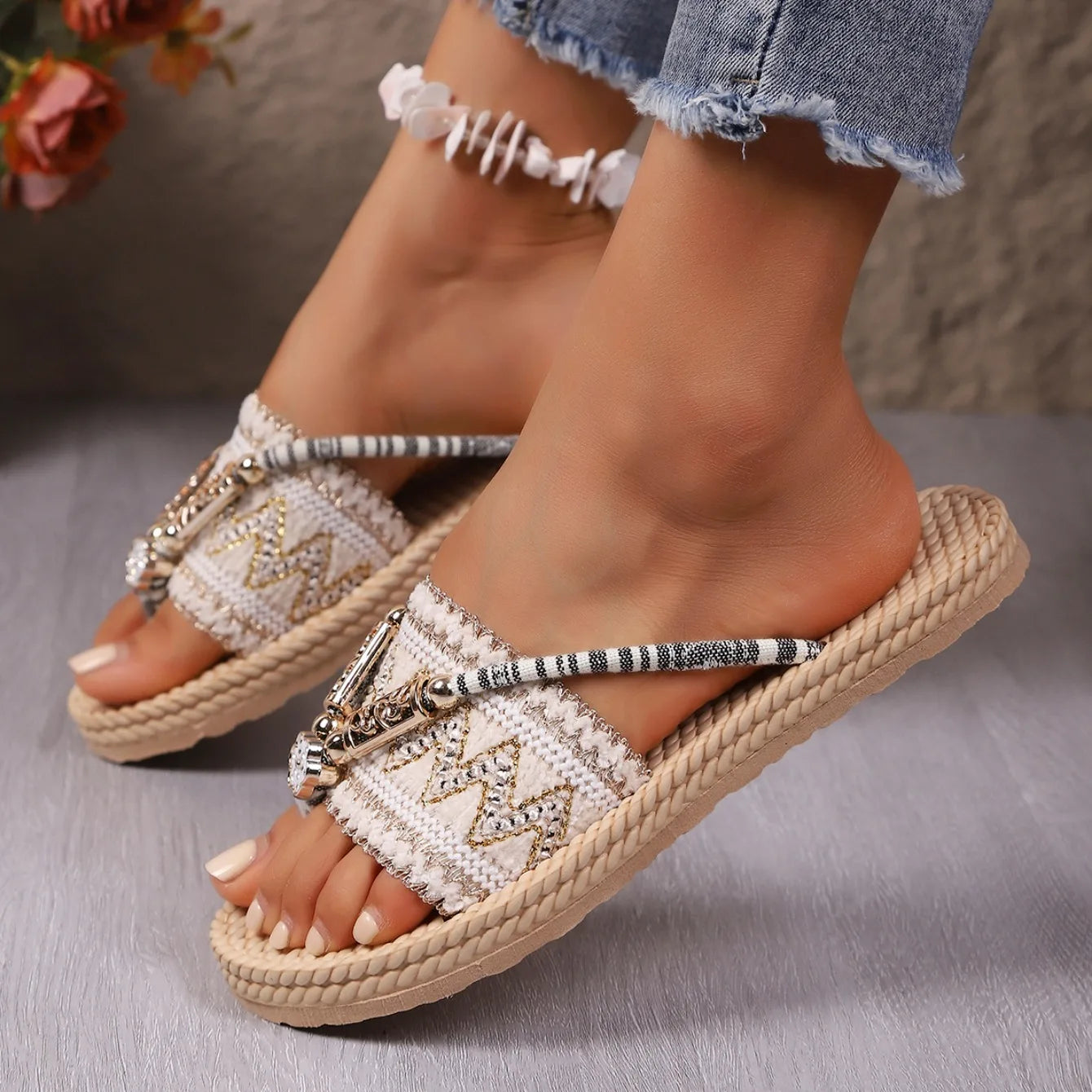 2025 Women Slippers Outdoor Handwoven Shoes Women Large Size Bohemian Ethnic Flat Sandals Fashion Beach Slippers Slides Women