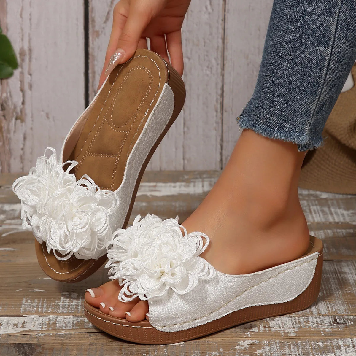 2025 New Women Platform Slippers Slip on Fashion Woman Shoes Summer Sandals Comfortable Flower Wedges Slippers Slides Women