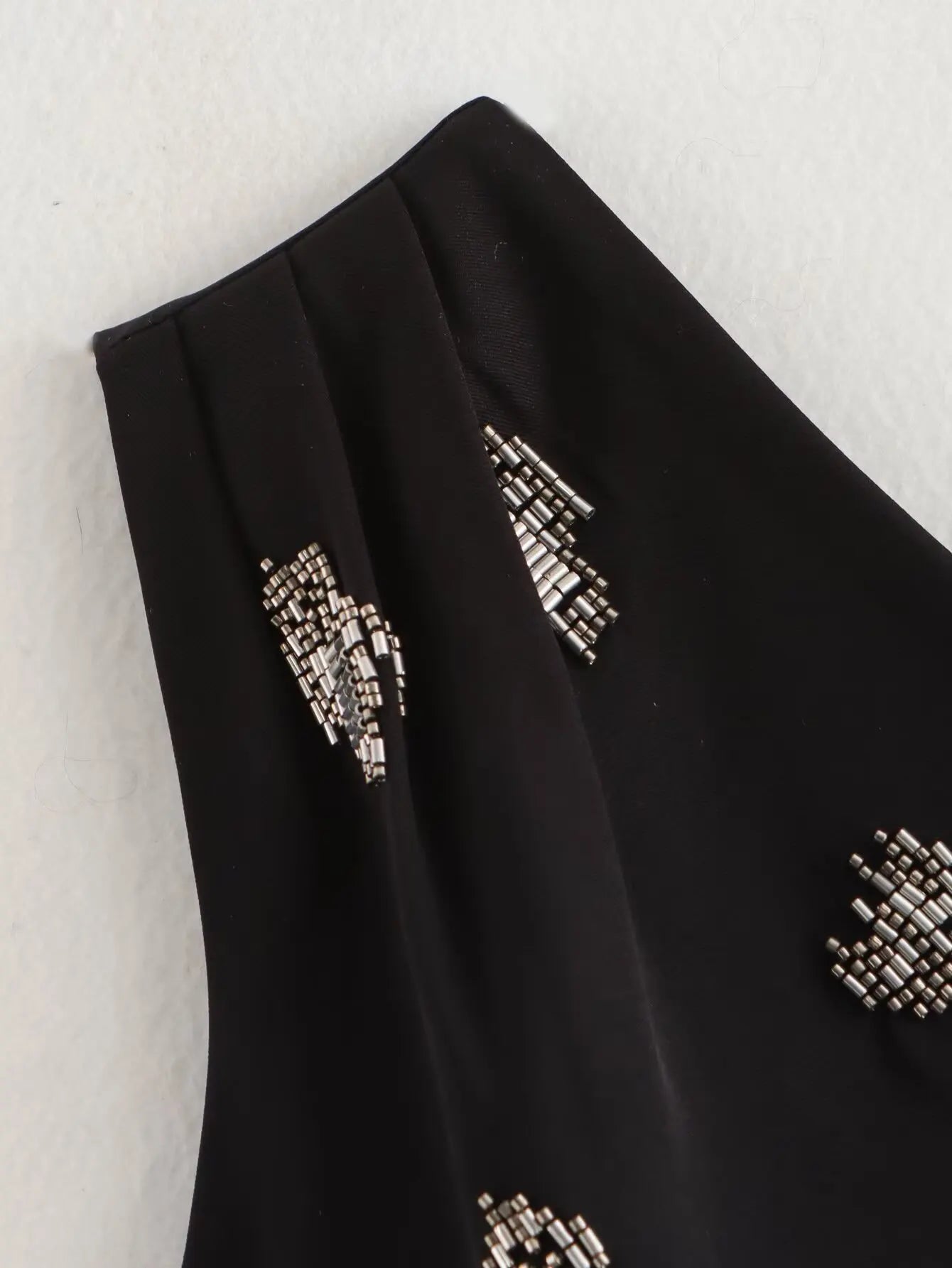 2025 New Women Sexy Single Shoulder Pearl Beading Asymmetrical Blouse T-shirt Summer Women Side Zipper Slim Shirts Chic Tops