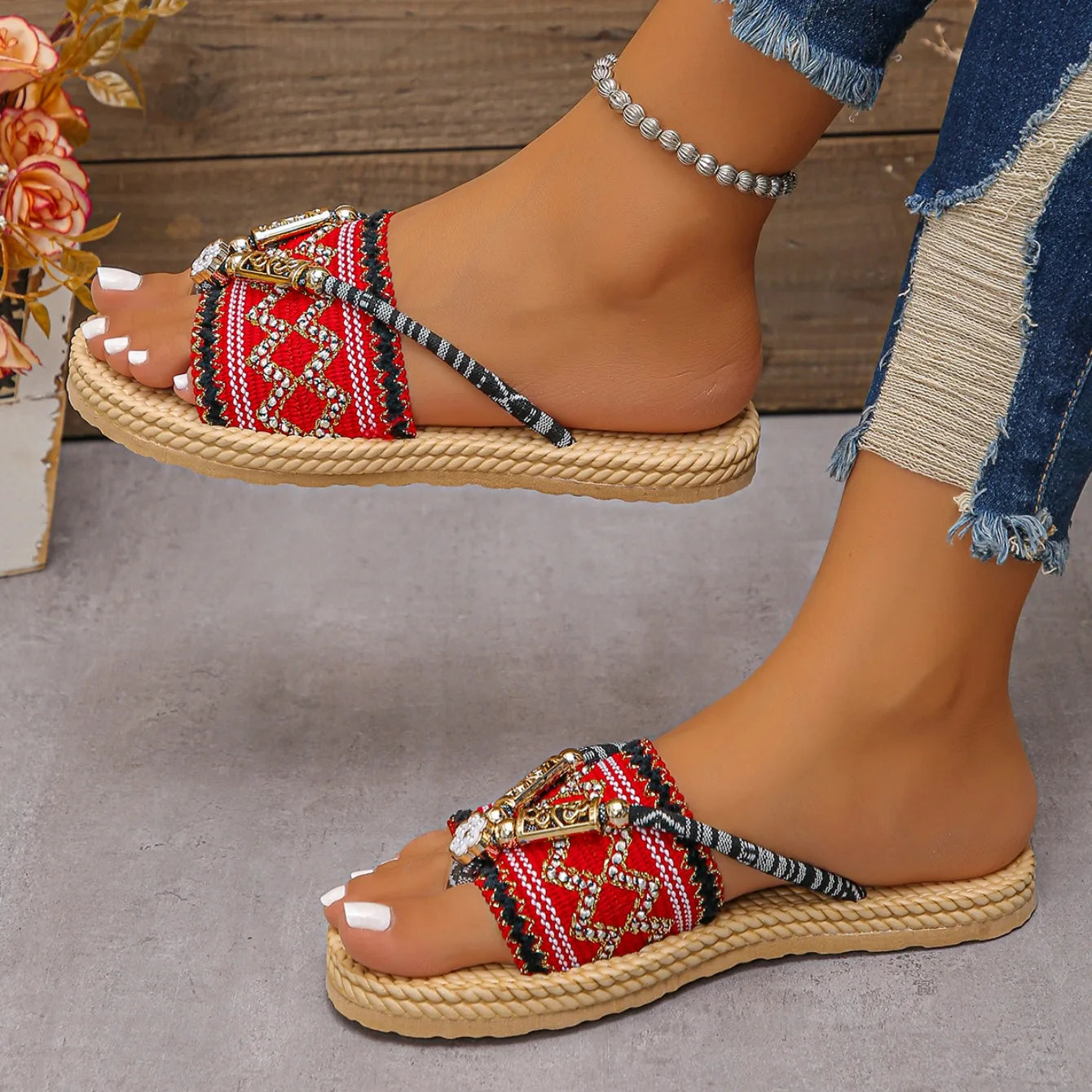 2025 Women Slippers Outdoor Handwoven Shoes Women Large Size Bohemian Ethnic Flat Sandals Fashion Beach Slippers Slides Women
