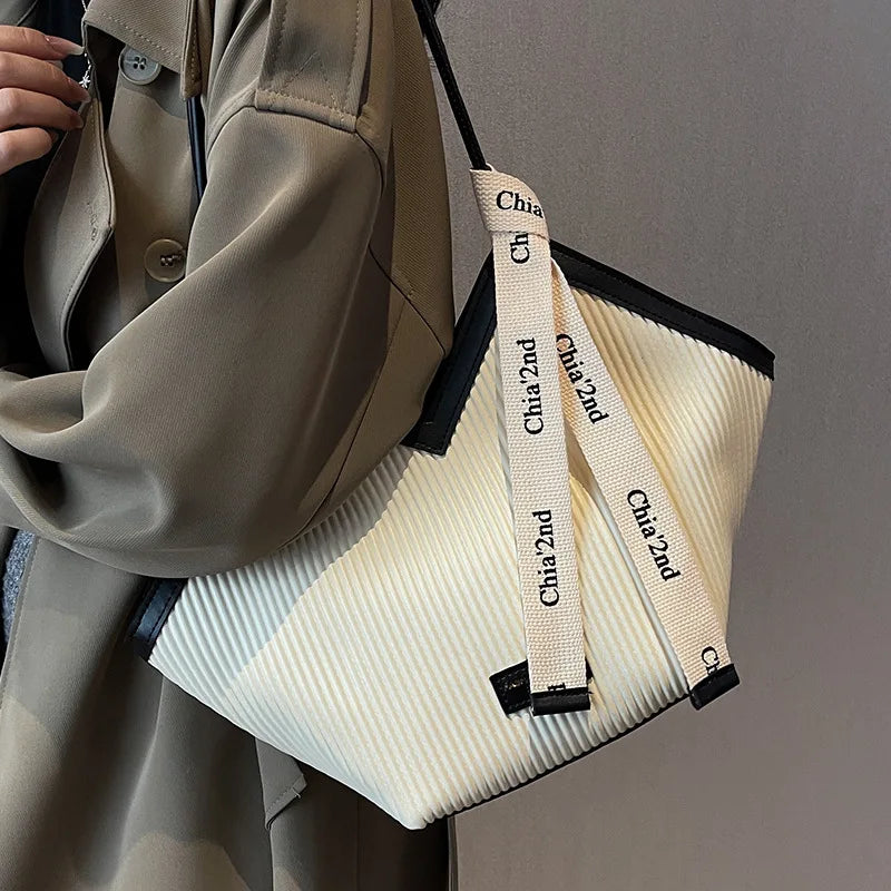 PU Women's Bags Fashion Ladies Designer Luxury Women Shoulder Handbag Large Capacity Heart-shaped Tote Bag Bolsos De Mujer 2025