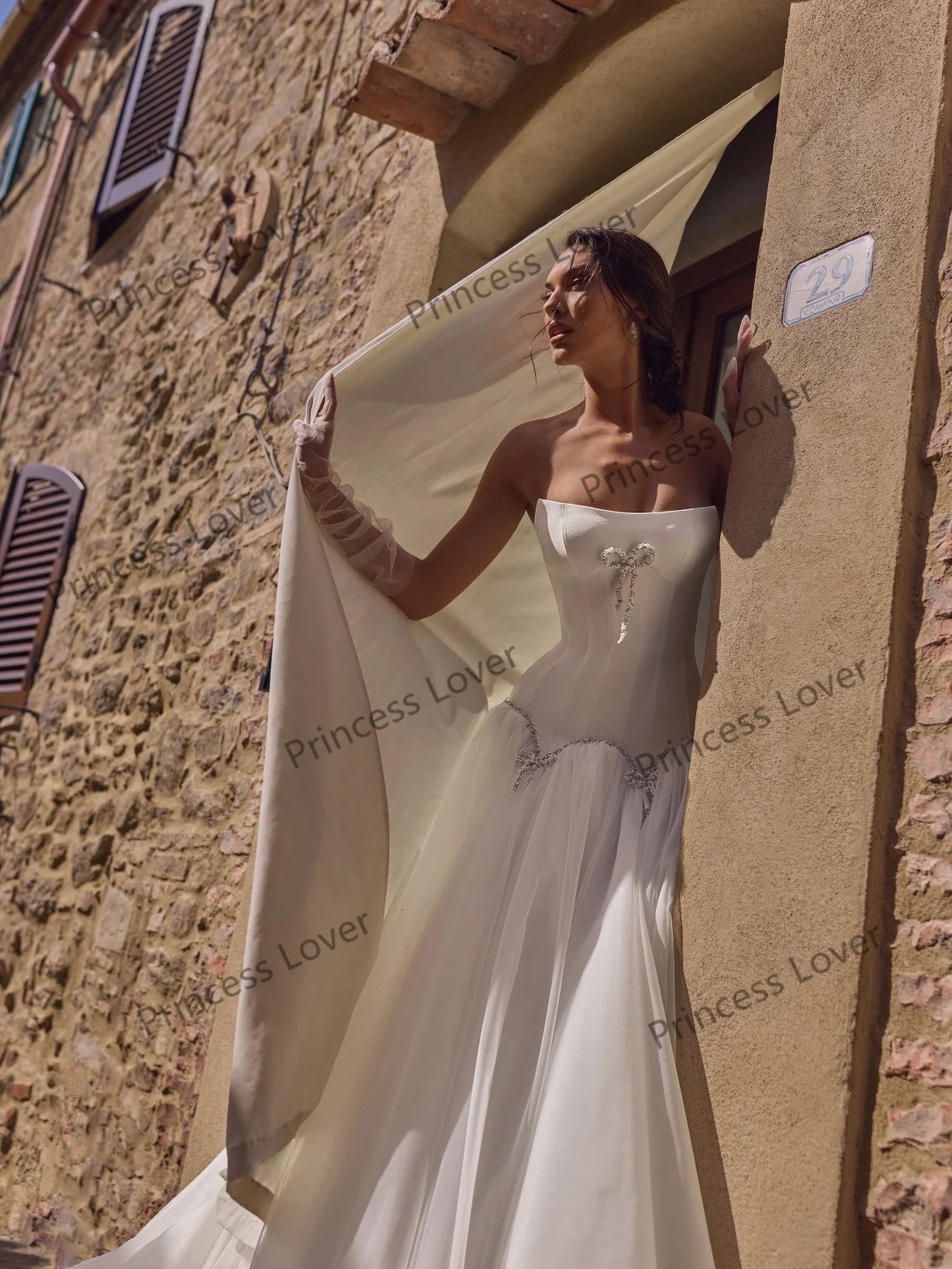 Elegant Strapless Wedding Dresses Luxury Tulle Pleat Bridal Gown Plus Size Engagement Party Dress robe de mariée Customized
