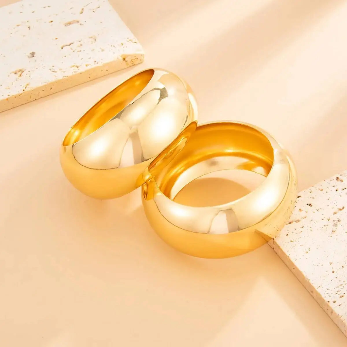 KunJoe Punk Smooth Metal Big Round Chunky Bangles for Women Exaggerated Geometry Glossy Wide Bracelet Party Wedding Hand Jewelry