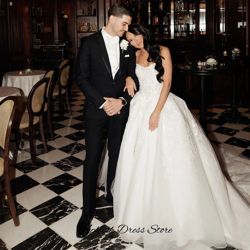 Elegant Customized Sequined Wedding Dress Classic Sleeveless Strapless Bridal Gowns Charming A-Line Organza Vestido De Novia