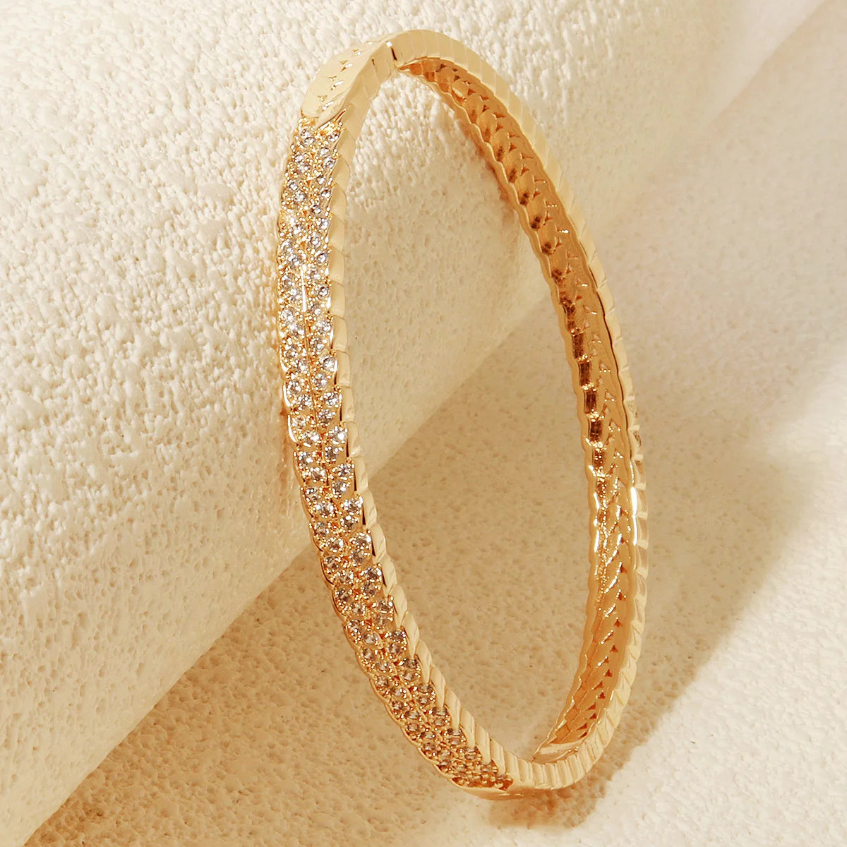 Newest Fashion Copper and Zirconia Bangle for Women Unique Design Sense Bangles Daily Jewelry Accesssories As a Gift