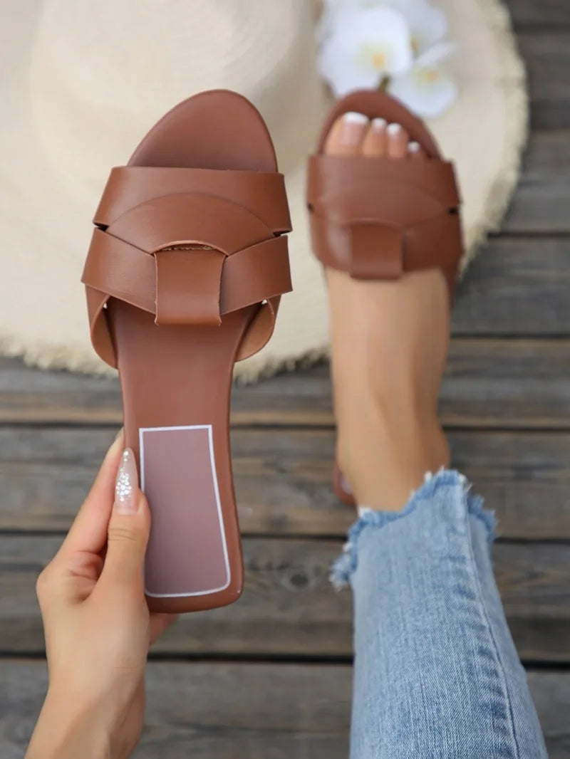 Women's Slippers 2025 New Summer Fashion Slippers Designer Flat Slippers for Women Outdoor Casual Beach Shoes Sandalias De Mujer