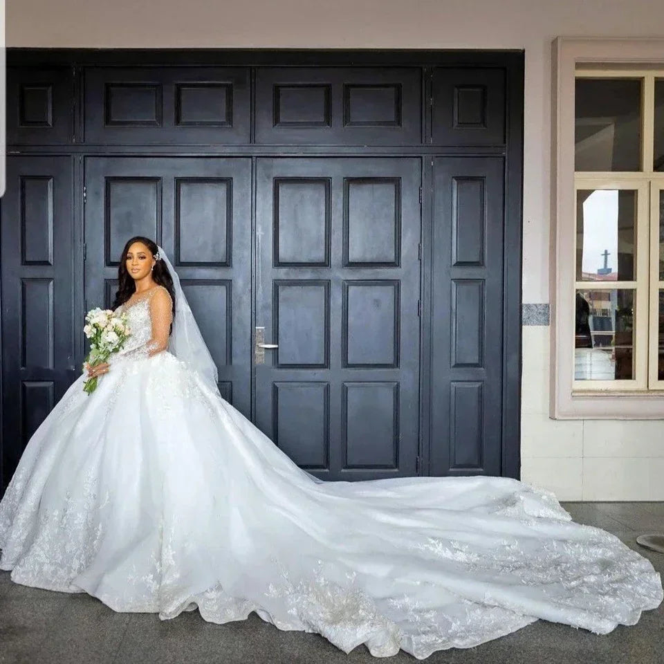 Customzied Luxury White Wedding Dresses Ball Gown O-Neck Beaded Appliques Long Sleeves Sweep Train Bridal Gown vestidos de novia
