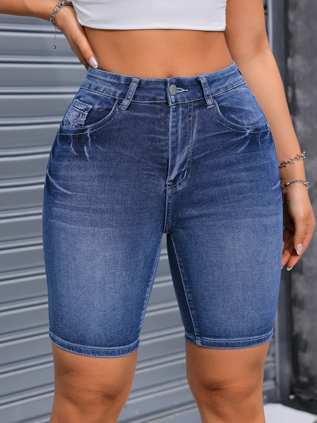 2025 Summer New High Stretch Slim Fit Denim Shorts For Women Fashion Embroidery Knee Length Skinny Jeans Shorts Casual Clothes